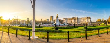 Londra, İngiltere 'de Sabah Buckingham Sarayı panoraması