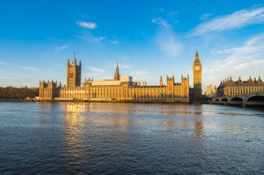 Büyük Ben ve Parlamento Binaları güneşli bir sabah, Londra, İngiltere