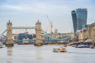 Londra 'daki Tower Köprüsü. İngiltere