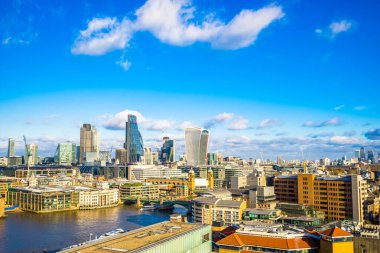Finans bölgesinde gökdelenler manzaralı Londra gökdelenleri