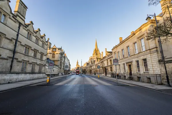 Oxford 'un ana caddesi. İngiltere