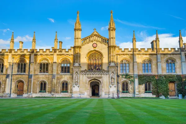 Corpus Christi Koleji, William Horwode tarafından 1349 yılında Cambridge 'de kuruldu.