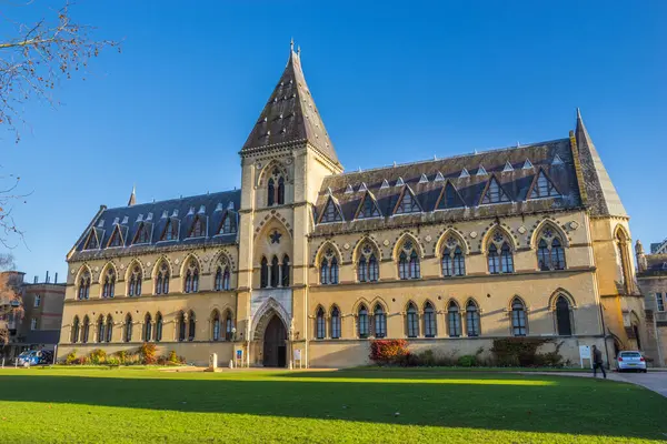 OXFORD, ENGLAND - 2 Ocak 2017: Oxford Üniversitesi Doğa Tarihi Müzesi, Oxford Üniversitesi Müzesi veya OUMNH olarak da bilinir.