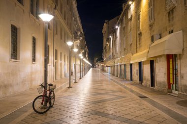 Marmontova Caddesi, Split 'te gece. Hırvatistan