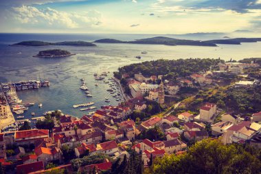 Kaleden Hvar adası görünüyor