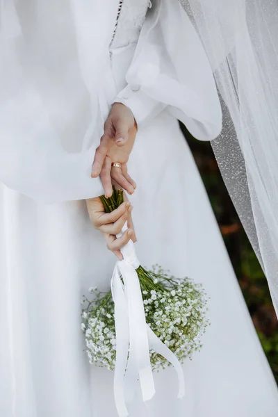Elegant Bouquet Bride Holds Back Close Bouquet Gypsophila White Background — Stock Photo, Image