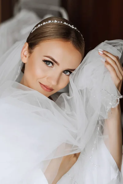 Morning Bride Wedding Beautiful Young Woman Long Veil White Robe — Stock Photo, Image