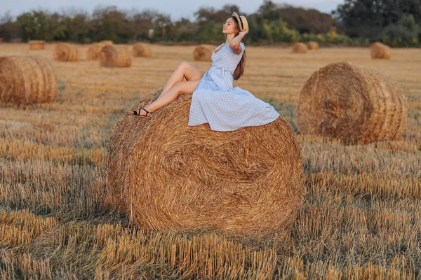 Portrait Young Girl Girl Blue Dress Sits Top Hay Bales — Stock Photo, Image