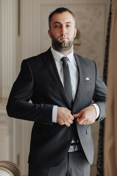 男性のファッション 男性のアクセサリー ビジネスマンの服の靴 政治家 男性のスタイル ビジネスマンのジャケット アメリカ ヨーロッパのビジネスマン ビジネス ファッション — ストック写真