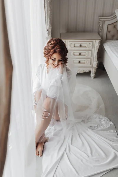 Φωτογραφία Μόδας Όμορφη Γυναίκα Ρόμπα Μόδα Αίγλη Πρωί Της Νύφης — Φωτογραφία Αρχείου