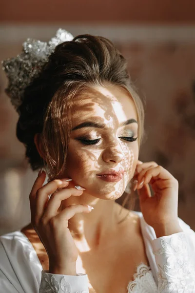 Estilo Casamento Uma Bela Noiva Jovem Com Penteado Casamento Luxuoso — Fotografia de Stock