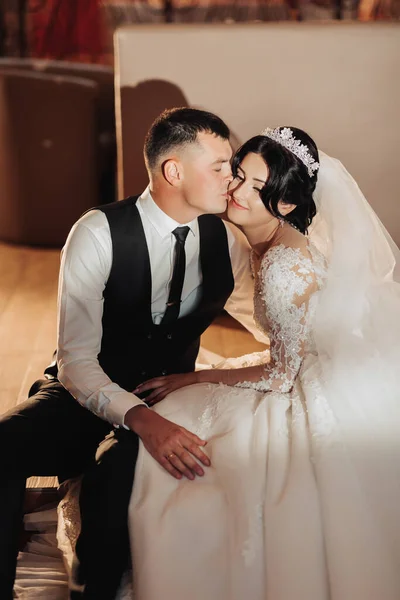 Retrato Casamento Noiva Noivo Fotografia Interior Com Luz Bonita Stylish — Fotografia de Stock