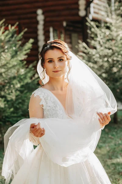 Portrait Beautiful Bride White Wedding Dress Modern Hairstyle Veil Walking — Stok Foto