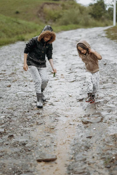 Two Happy Little Girls European Appearance Playing Puddles Rain Summer — Stock Photo, Image