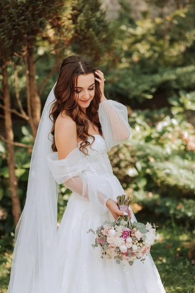 Young Beautiful Bride Long Brown Hair Wedding Dress Outdoors Wedding — Stock Photo, Image