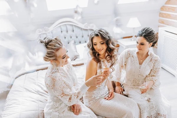 Die Braut Und Ihre Freundinnen Feiern Ihren Hochzeitstag Zimmer Das — Stockfoto