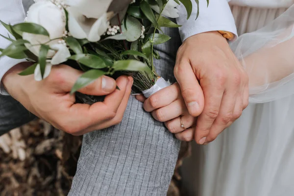 Bride Groom Gently Hold Hands Hold Bouquet Hands Close Photo — Stock Photo, Image