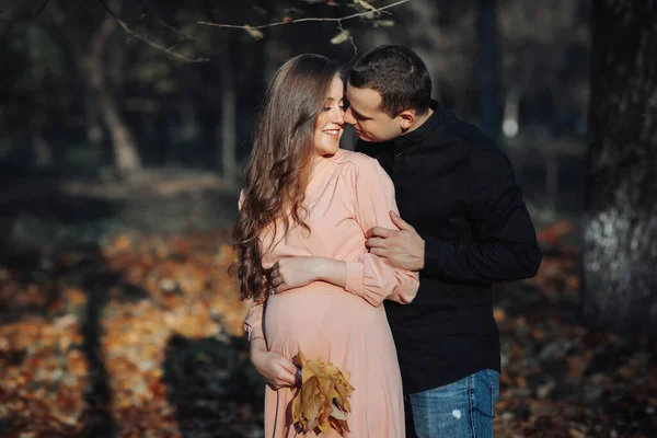 Autumn Mood Pregnancy How Happy Healthy Autumn Support Husband Pregnancy — Stock Photo, Image