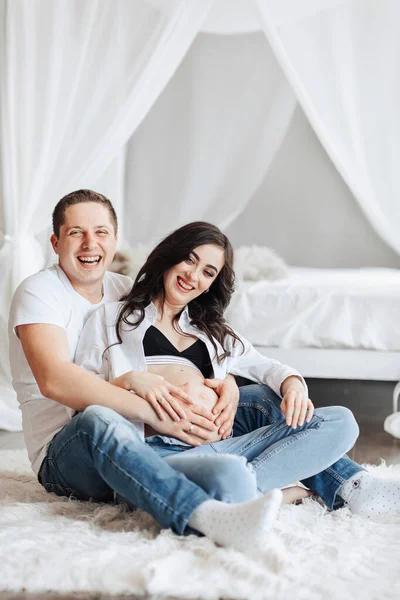 Modern Beautiful Pregnant Woman Jeans Shirt Her Husband Home Caring — Stock Photo, Image