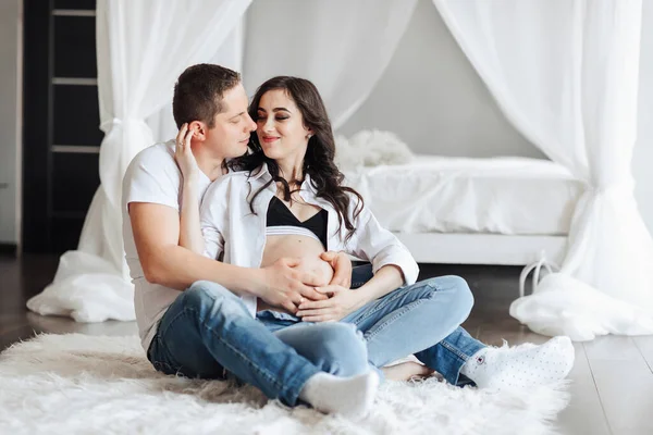Modern Beautiful Pregnant Woman Jeans Shirt Her Husband Home Caring — Stock Photo, Image