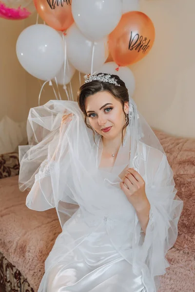 Schöne Braut Portrait Hochzeit Make Und Frisur Mädchen Diamanten Diadem — Stockfoto