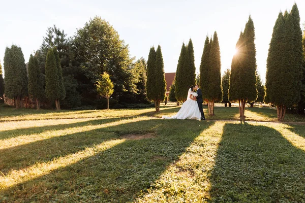Happy Bride Groom Walking Park Wedding Ceremony Long Veil Chic — Stock Photo, Image