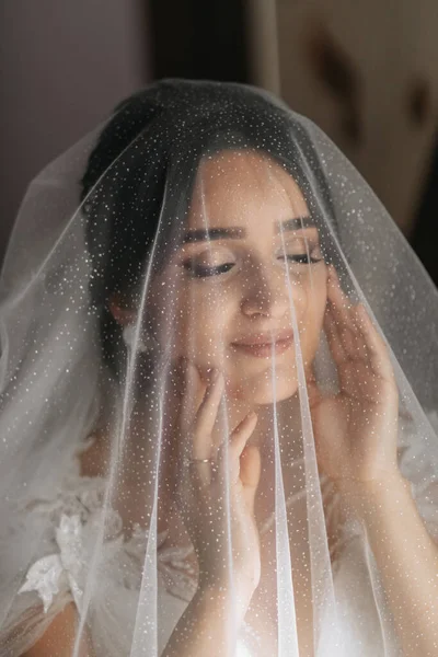 Female Beauty Cute Woman Home Bride Poses Veil Stylish Woman — Stock Photo, Image
