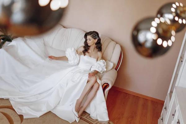 Bride Wedding Dress Sitting Sofa Beautiful Model Girl Long Curly — Stock Photo, Image