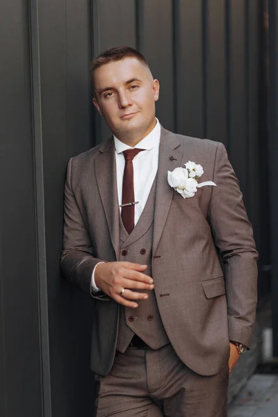 Portrait Adult Male Groom Stylish Suit Brown Shades Outdoors — Stock Photo, Image