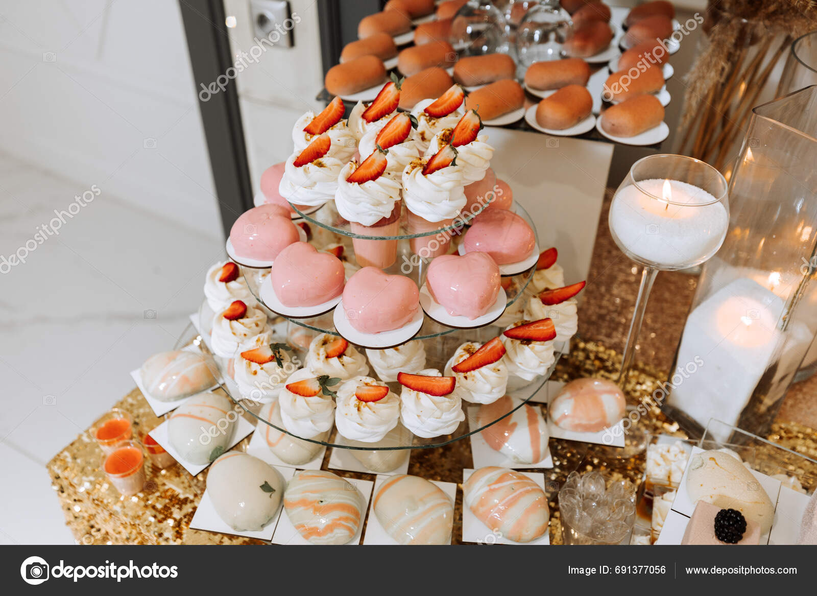 Una Barra Caramelo Para Una Boda Candy Bar Pie Mesa — Foto de stock  #691377056 © Vasilij33, image size:1600x1167