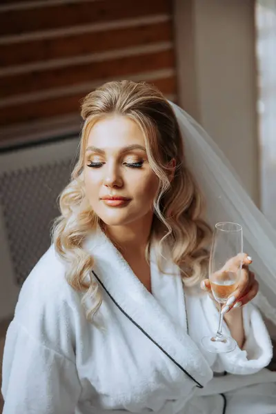 Portrait Incredibly Beautiful Girl Bride White Robe Glass Champagne Her — Stock Photo, Image