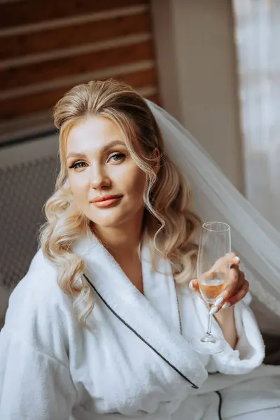 Portrait Incredibly Beautiful Girl Bride White Robe Glass Champagne Her — Stock Photo, Image