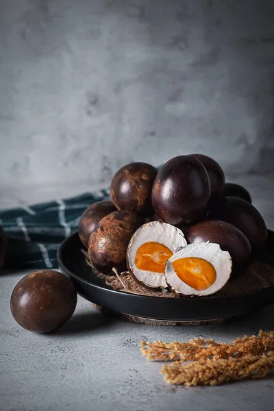 Tütsülenmiş Ördek Yumurtaları Endonezya Geleneksel Yemekleri Izgara Yumurtalar Stok Resim