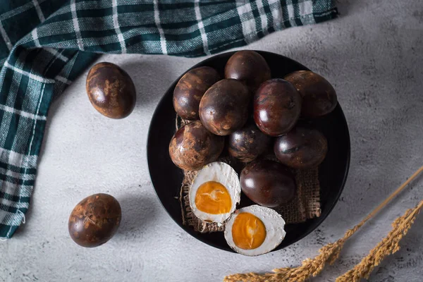 Tütsülenmiş Ördek Yumurtaları Endonezya Geleneksel Yemekleri Izgara Yumurtalar Telifsiz Stok Fotoğraflar