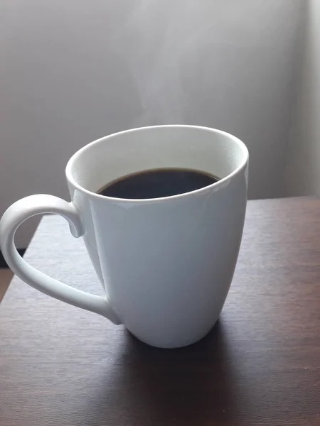 Een Kopje Koffie Houten Tafel — Stockfoto