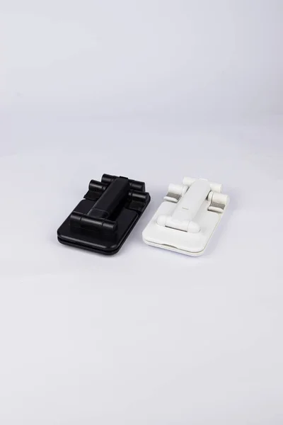 Μαύρο Και Wihte Κινητό Τηλέφωνο Κάτοχος Portable Απομονώνονται Λευκό Φόντο — Φωτογραφία Αρχείου