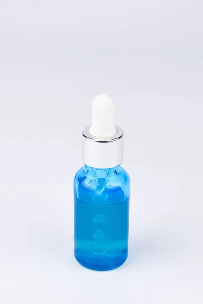 Kosmetische Flasche Serum Isoliert Auf Weiß Bereit Für Kosmetik Oder — Stockfoto