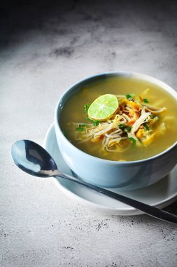 Soto ayam, soto ayam ya da tavuk soto Endonezya 'nın geleneksel yemeğidir. soto ayam kudus.