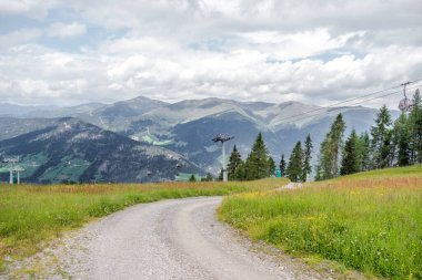 İtalya 'da dağ manzarası Alpler dolomitler