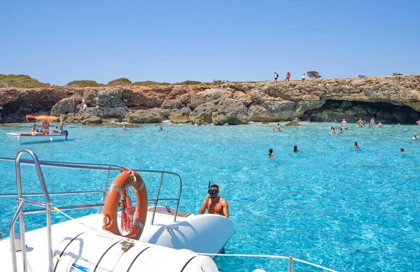 Menorca Spain Beautiful Bay Sailing Boat Catamaran Summer — Stock Photo, Image
