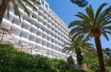 Cala Galdana plajı, Menorca adası, İspanya, yaz