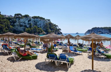 Cala Galdana plajı, Menorca adası, İspanya, yaz