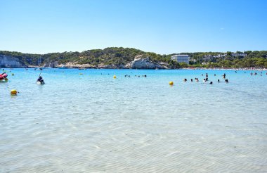 Cala Galdana plajı, Menorca adası, İspanya, yaz