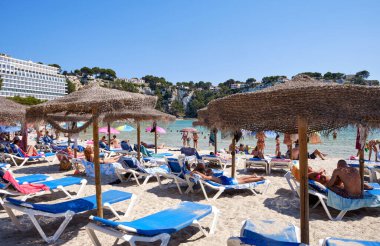 Cala Galdana plajı, Menorca adası, İspanya, yaz