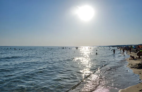メノルカ スペイン 寒い晴れた日に息子ブービーチで午後 メノルカ スペイン — ストック写真