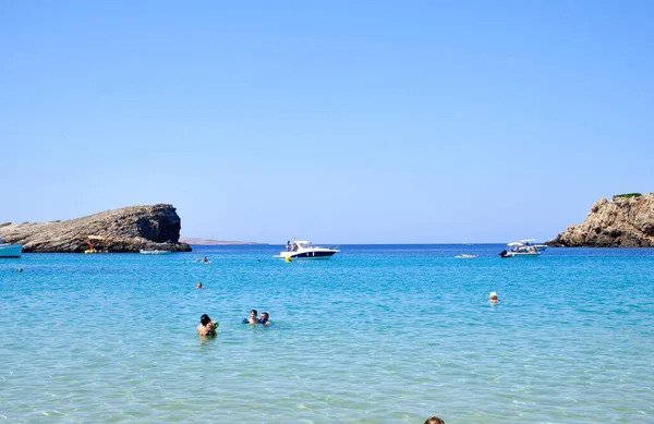 Menorca, İspanya: Menorca, İspanya 'daki Arenal d' es Castell plajı manzarası