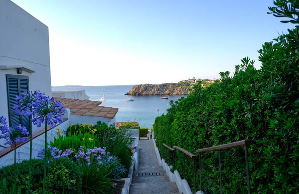 Menorca, İspanya: Menorca, İspanya 'daki Arenal d' es Castell plajı manzarası