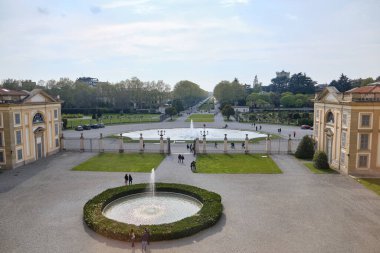 Monza: Villa Reale (Royal Villa) İtalya 'nın Monza kentinde bulunan tarihi bir binadır.