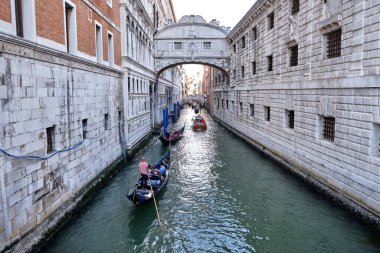 Venedik: İç Çekmeler Köprüsü (Ponte dei Sospiri) kanal Rio del Palazzo