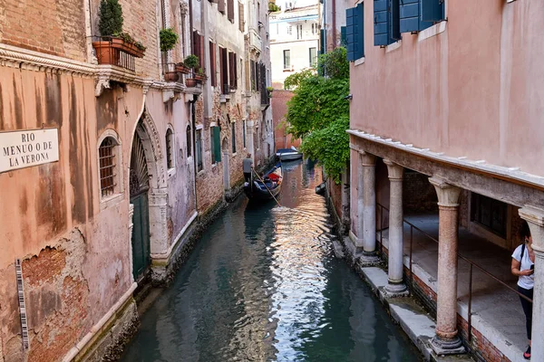 Βενετία Τοπίο Την Εικόνα Των Σκαφών Ένα Κανάλι Στη Βενετία — Φωτογραφία Αρχείου